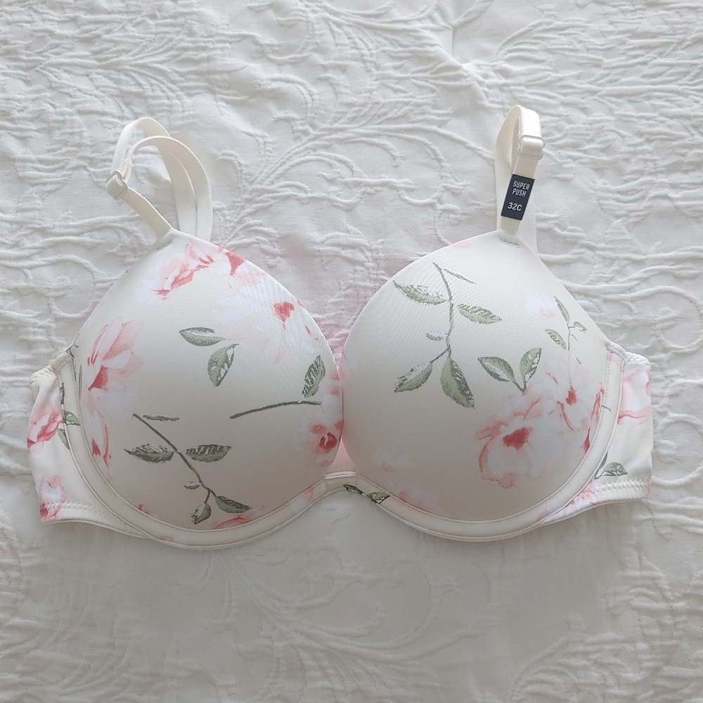 NWT Victoria Secret Pink Super Push Bra